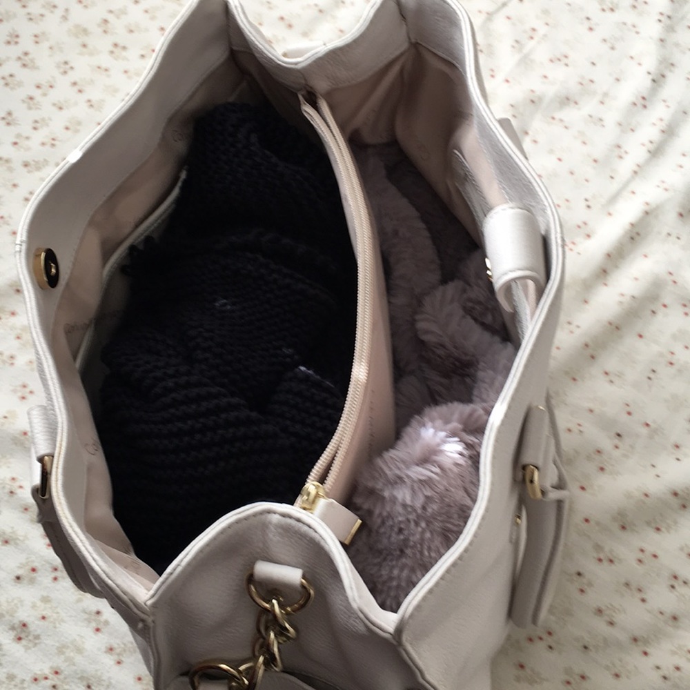 Handbag - Picture 8 of 8